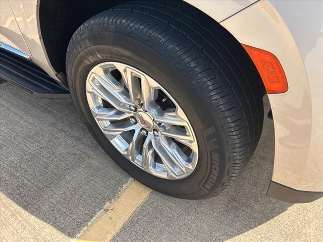 Photo of 2022 Pearl Beige Metallic GMC Yukon