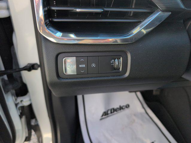 Photo of 2025 Summit White GMC Acadia