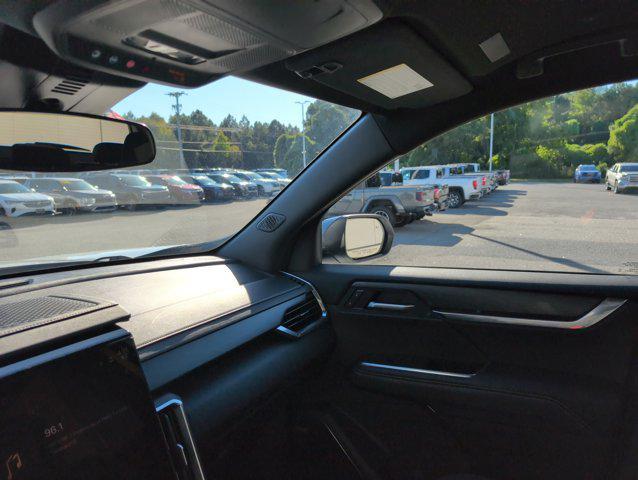 Photo of 2025 Summit White GMC Acadia