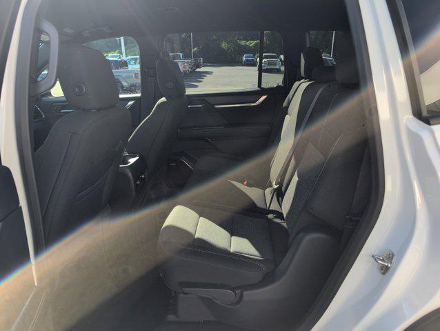 Photo of 2025 Summit White GMC Acadia