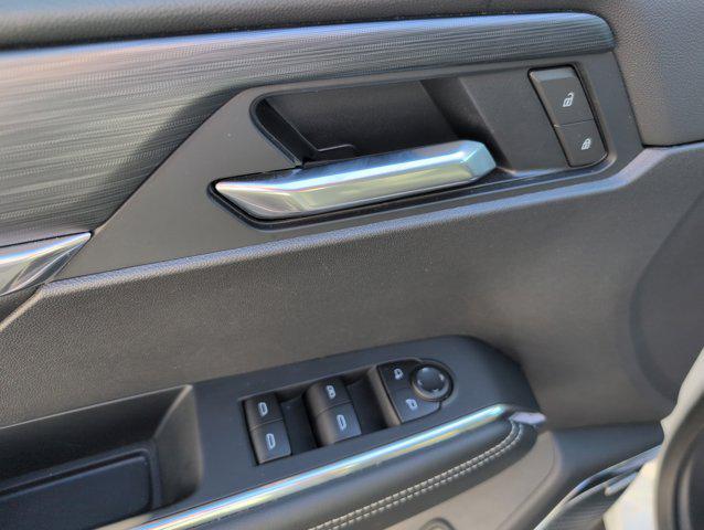 Photo of 2025 Summit White GMC Acadia