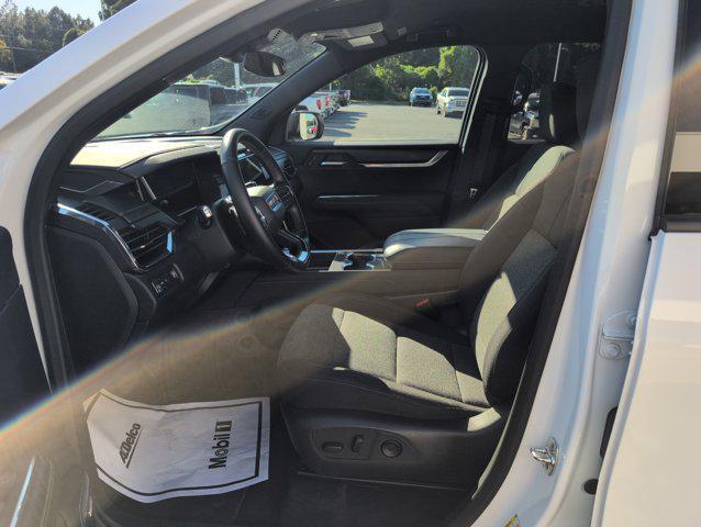 Photo of 2025 Summit White GMC Acadia