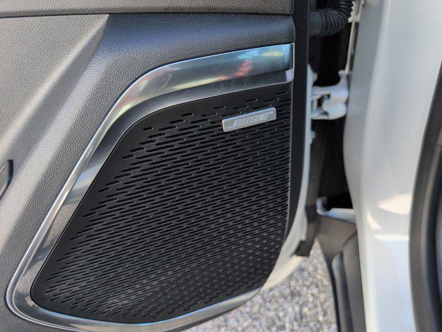 Photo of 2025 Summit White GMC Acadia