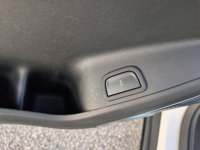 Photo of 2025 Summit White GMC Acadia