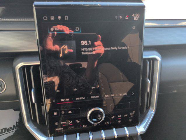 Photo of 2025 Summit White GMC Acadia