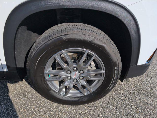 Photo of 2025 Summit White GMC Acadia