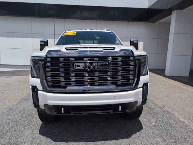 Photo of 2024 White Frost Tricoat GMC Sierra 2500