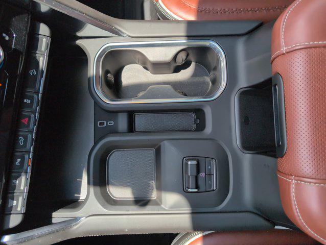 Photo of 2024 White Frost Tricoat GMC Sierra 2500