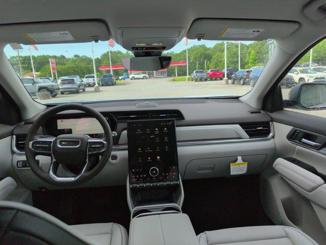 Photo of 2026 Glacier White Tricoat GMC Terrain
