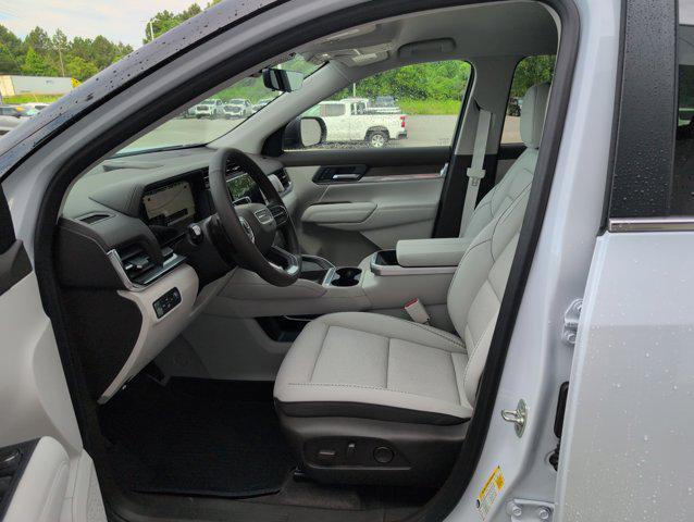 Photo of 2026 Glacier White Tricoat GMC Terrain