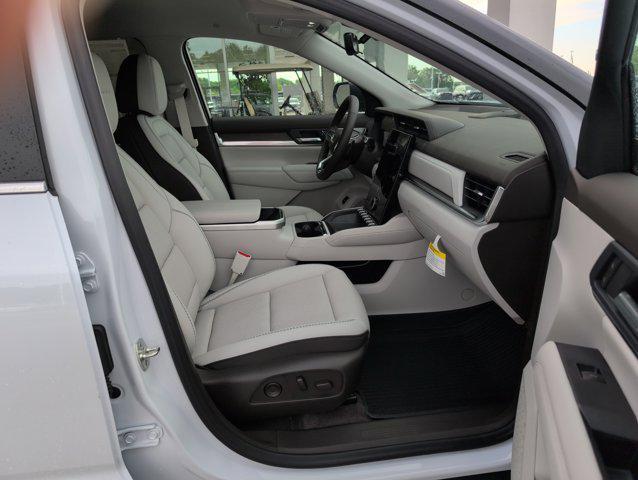 Photo of 2026 Glacier White Tricoat GMC Terrain
