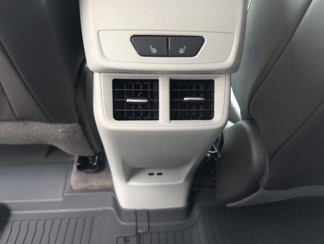 Photo of 2026 Glacier White Tricoat GMC Terrain