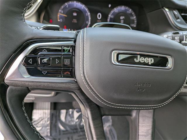 Photo of 2025 Bright White Clearcoat Jeep Grand Cherokee L