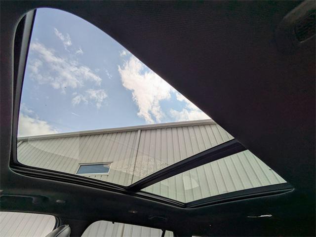 Photo of 2025 Bright White Clearcoat Jeep Grand Cherokee L