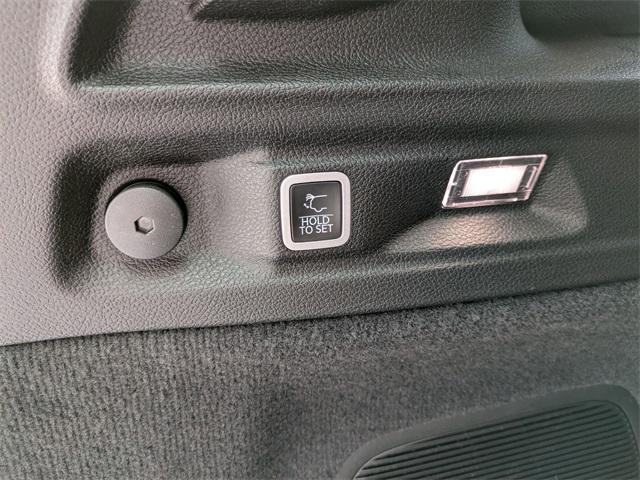 Photo of 2025 Bright White Clearcoat Jeep Grand Cherokee L