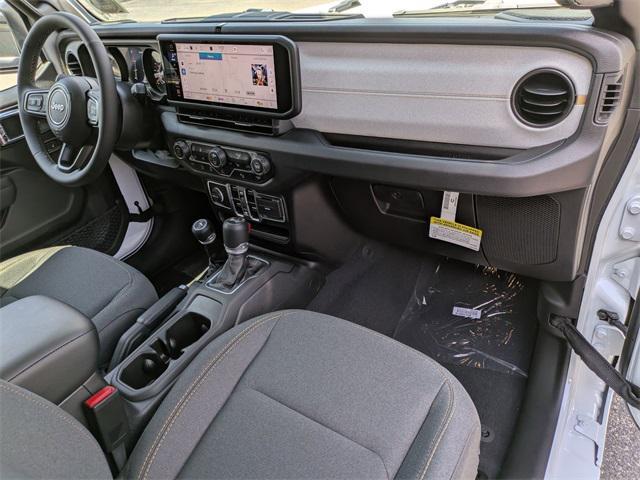 Photo of 2025 Bright White Clearcoat Jeep Wrangler