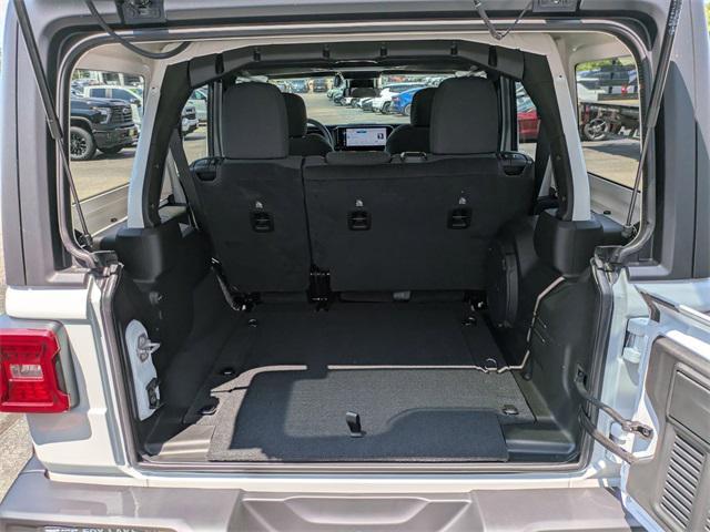 Photo of 2025 Bright White Clearcoat Jeep Wrangler