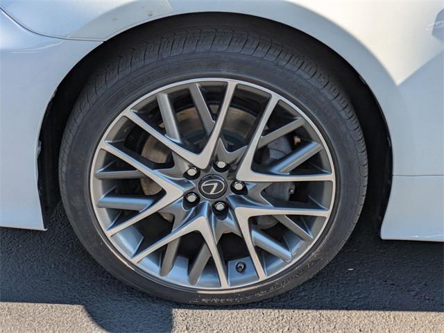 Photo of 2015 Ultra White Lexus RC 350