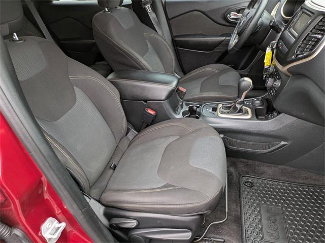 Photo of 2016 Deep Cherry Red Crystal Pearlcoat Jeep Cherokee