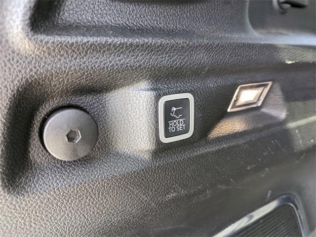 Photo of 2021 Bright White Clearcoat Jeep Grand Cherokee L