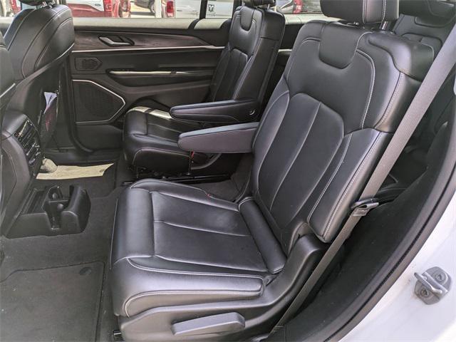 Photo of 2021 Bright White Clearcoat Jeep Grand Cherokee L