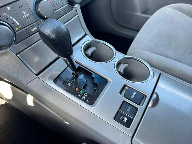 Photo of 2012 Blizzard Pearl Toyota Highlander