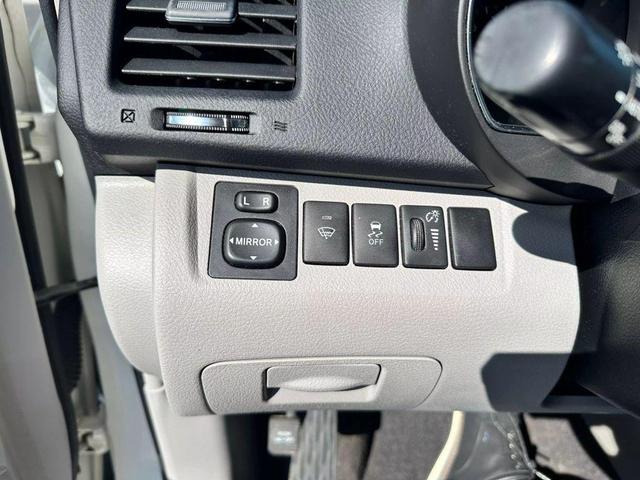 Photo of 2012 Blizzard Pearl Toyota Highlander