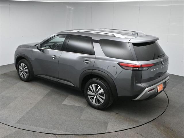 Photo of 2022 Gun Metallic Nissan Pathfinder