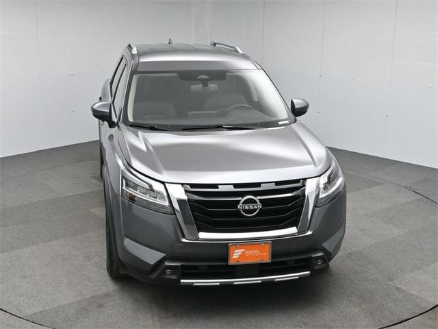 Photo of 2022 Gun Metallic Nissan Pathfinder