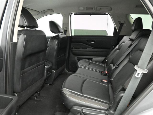 Photo of 2022 Gun Metallic Nissan Pathfinder