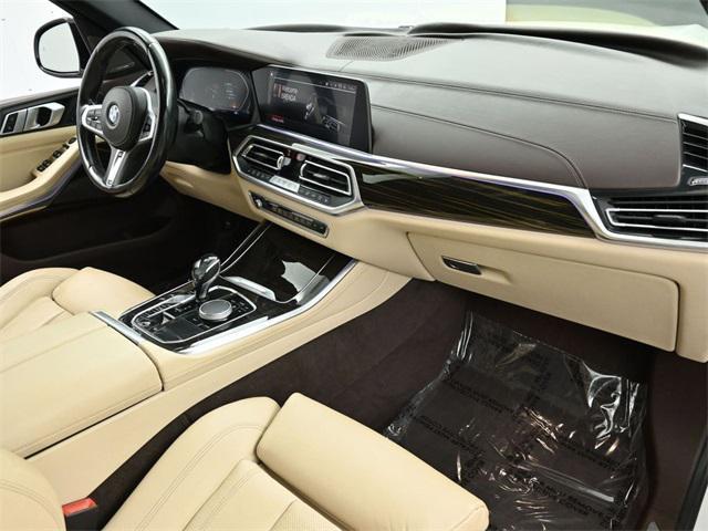Photo of 2019 Mineral White Metallic BMW X5