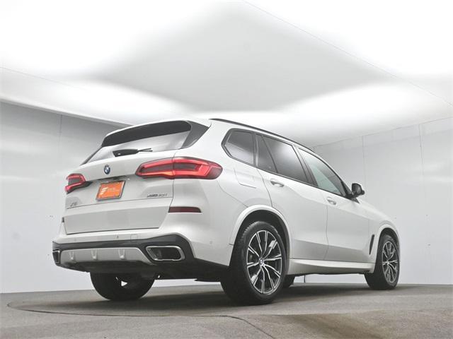 Photo of 2019 Mineral White Metallic BMW X5