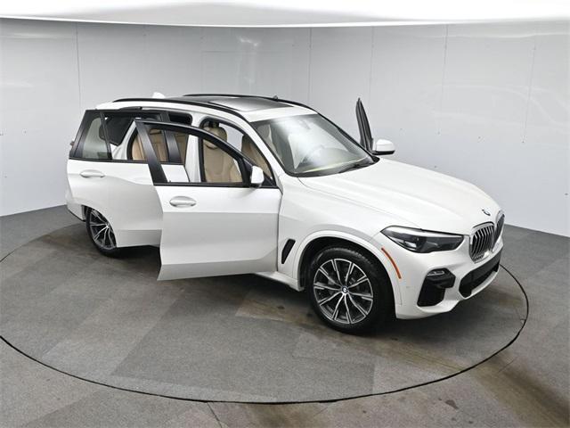 Photo of 2019 Mineral White Metallic BMW X5