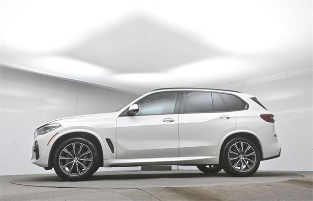 Photo of 2019 Mineral White Metallic BMW X5
