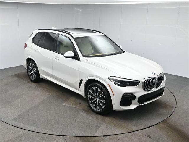 Photo of 2019 Mineral White Metallic BMW X5