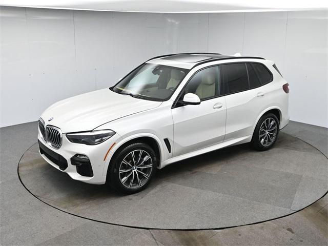 Photo of 2019 Mineral White Metallic BMW X5