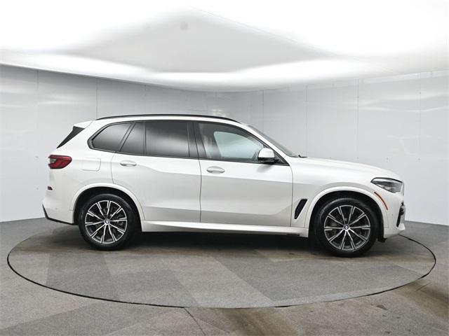 Photo of 2019 Mineral White Metallic BMW X5