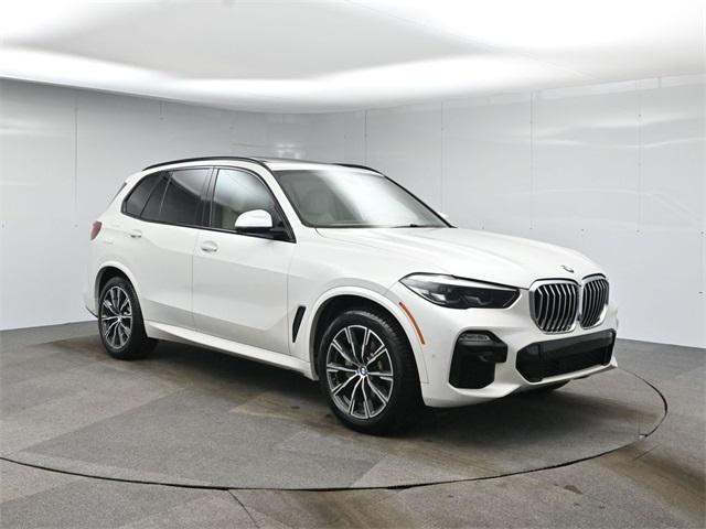Photo of 2019 Mineral White Metallic BMW X5