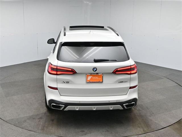 Photo of 2019 Mineral White Metallic BMW X5
