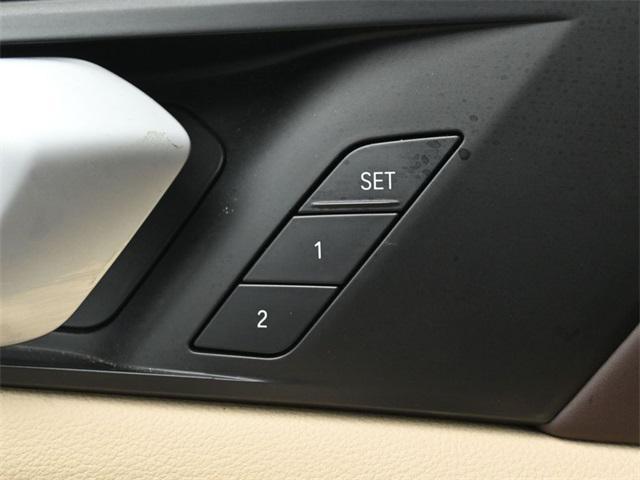 Photo of 2019 Mineral White Metallic BMW X5