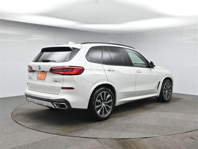 Photo of 2019 Mineral White Metallic BMW X5