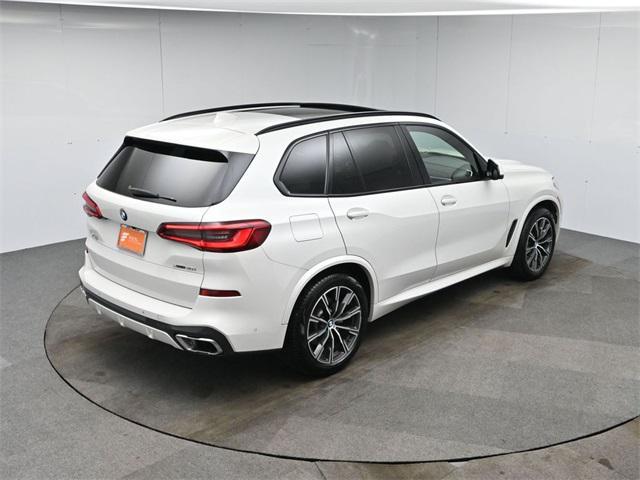 Photo of 2019 Mineral White Metallic BMW X5