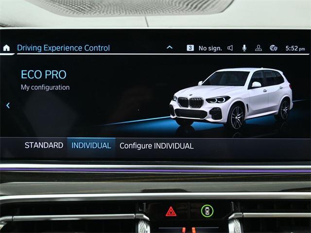 Photo of 2019 Mineral White Metallic BMW X5