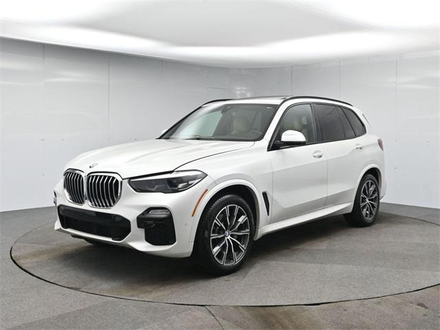 Photo of 2019 Mineral White Metallic BMW X5