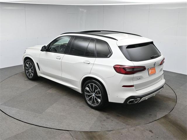 Photo of 2019 Mineral White Metallic BMW X5