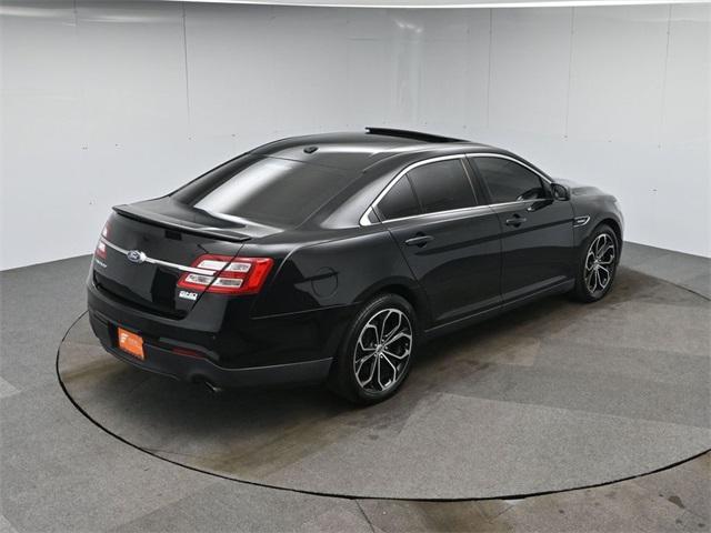 Photo of 2018 Shadow Black Ford Taurus