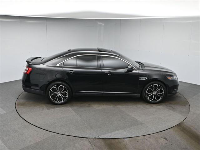 Photo of 2018 Shadow Black Ford Taurus