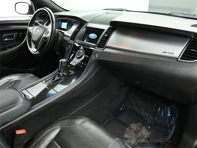 Photo of 2018 Shadow Black Ford Taurus