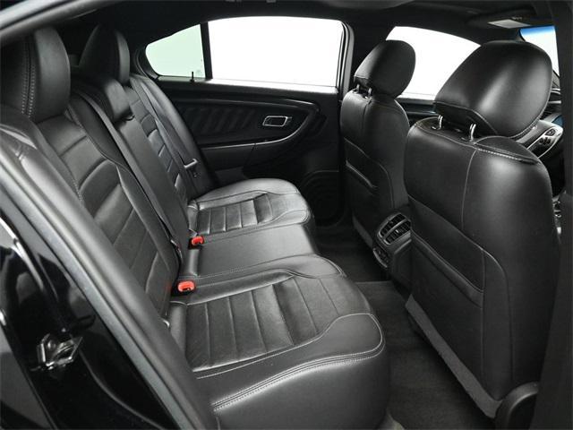 Photo of 2018 Shadow Black Ford Taurus