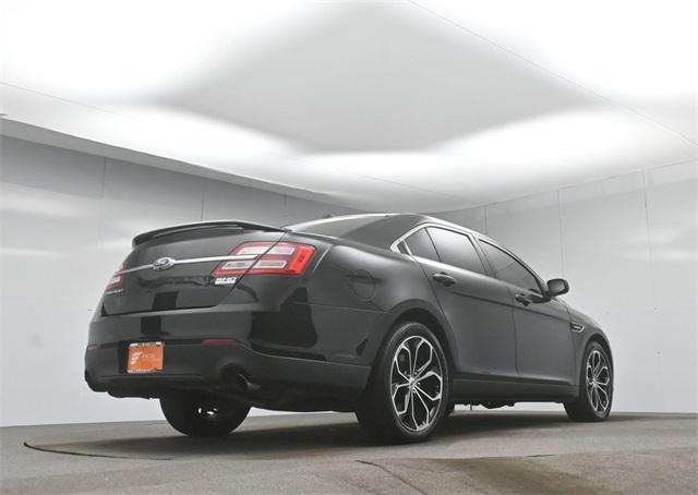 Photo of 2018 Shadow Black Ford Taurus